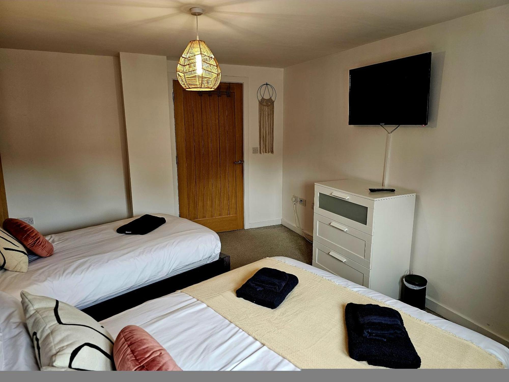 Homebird Property - Epsom Apartment Harrogate Luaran gambar